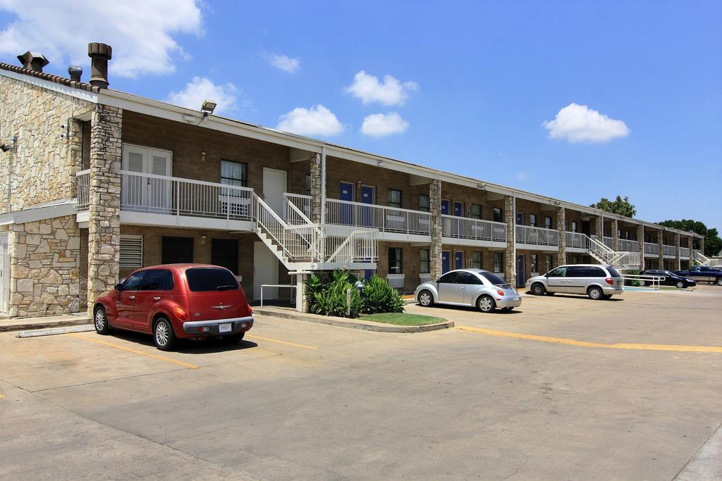Motel 6 Austin, Tx - Central Downtown Ut Zewnętrze zdjęcie